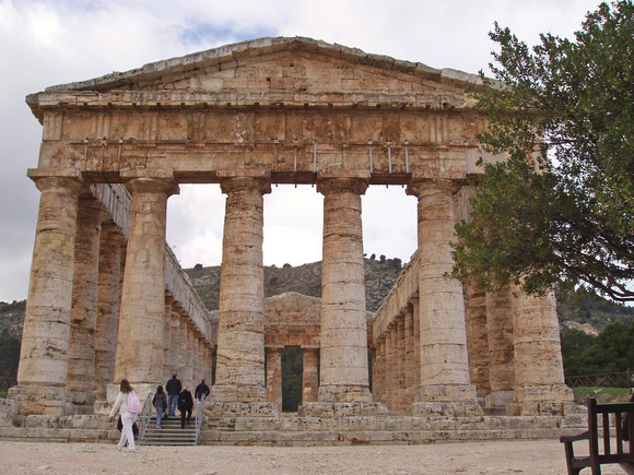 Doric temple at Segesta