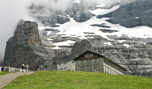 Approaching Eiger Glacier station